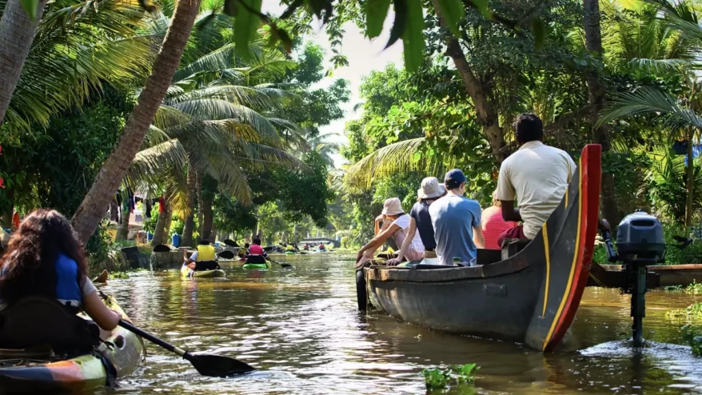 Kerala-Tour-boat-Ride